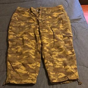 Camo Capris